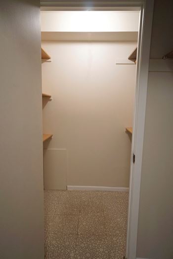 Charlton estates - closet